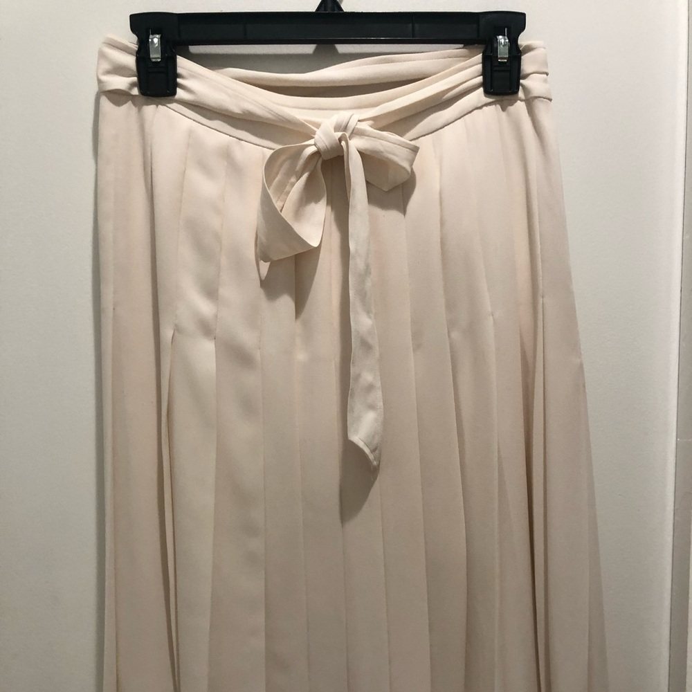 Banana Republic pleated skirt